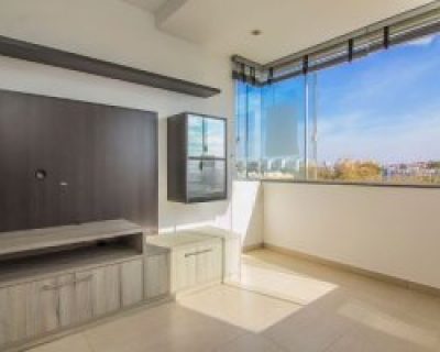 Apartamento à venda com 61m², 2 dormitórios, 1 vaga no bairro Camaquã em Porto Alegre