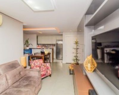 Apartamento à venda com 68m², 2 dormitórios, 1 suíte, 1 vaga no bairro Vila Ipiranga em Porto Alegre