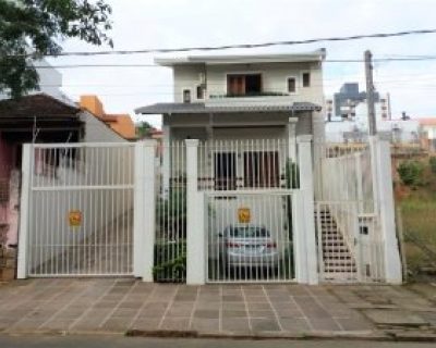 Casa à venda com 227m², 3 dormitórios, 3 suítes, 5 vagas no bairro Jardim Planalto em Porto Alegre