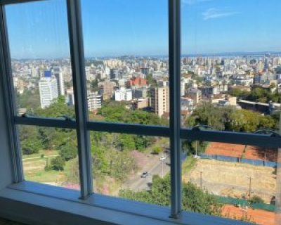 Apartamento à venda com 59m², 2 dormitórios, 1 suíte, 1 vaga no bairro Petrópolis em Porto Alegre