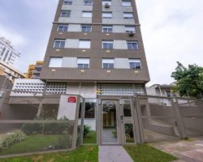 Apartamento à venda com 65m², 3 dormitórios, 1 suíte, 1 vaga no bairro Petrópolis em Porto Alegre