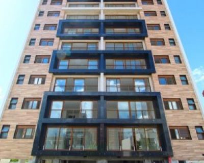 Apartamento à venda com 155m², 3 dormitórios, 3 suítes, 3 vagas no bairro Menino Deus em Porto Alegre