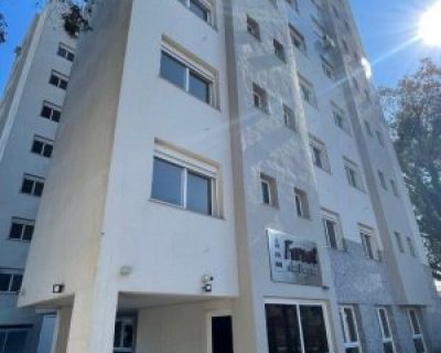 Apartamento à venda com 85m², 3 dormitórios, 1 suíte, 2 vagas no bairro Santo Antônio em Porto Alegre