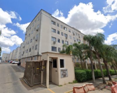 Apartamento à venda com 52m², 2 dormitórios, 1 suíte, 1 vaga no bairro Jardim Planalto em Porto Alegre