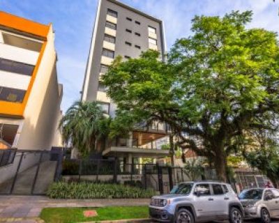 Apartamento à venda com 63m², 2 dormitórios, 1 suíte, 2 vagas no bairro Bom Jesus em Porto Alegre