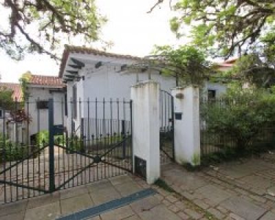 Casa à venda com 153m², 3 dormitórios, 4 vagas no bairro Vila Conceição em Porto Alegre