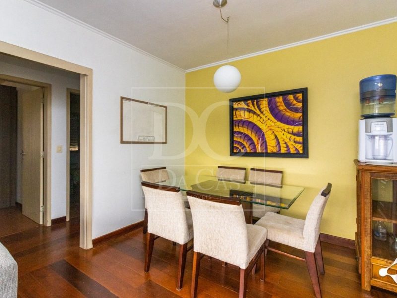 Apartamento à venda com 67m², 2 dormitórios, 1 vaga no bairro Moinhos de Vento em Porto Alegre