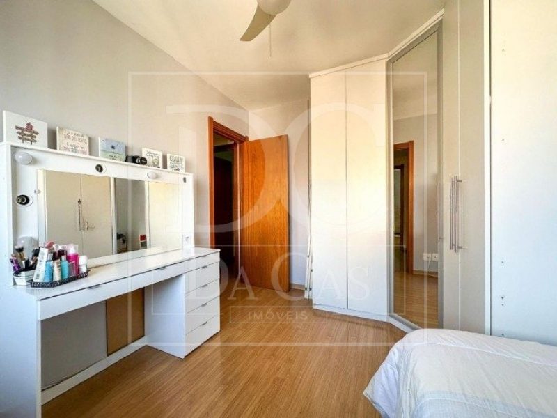 Apartamento à venda com 140m², 3 dormitórios, 1 suíte, 2 vagas no bairro Higienópolis em Porto Alegre