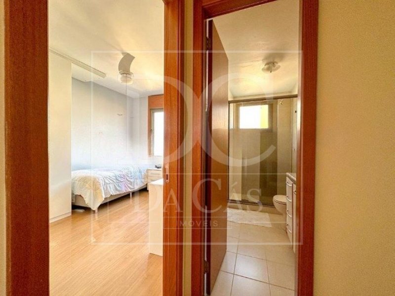 Apartamento à venda com 140m², 3 dormitórios, 1 suíte, 2 vagas no bairro Higienópolis em Porto Alegre