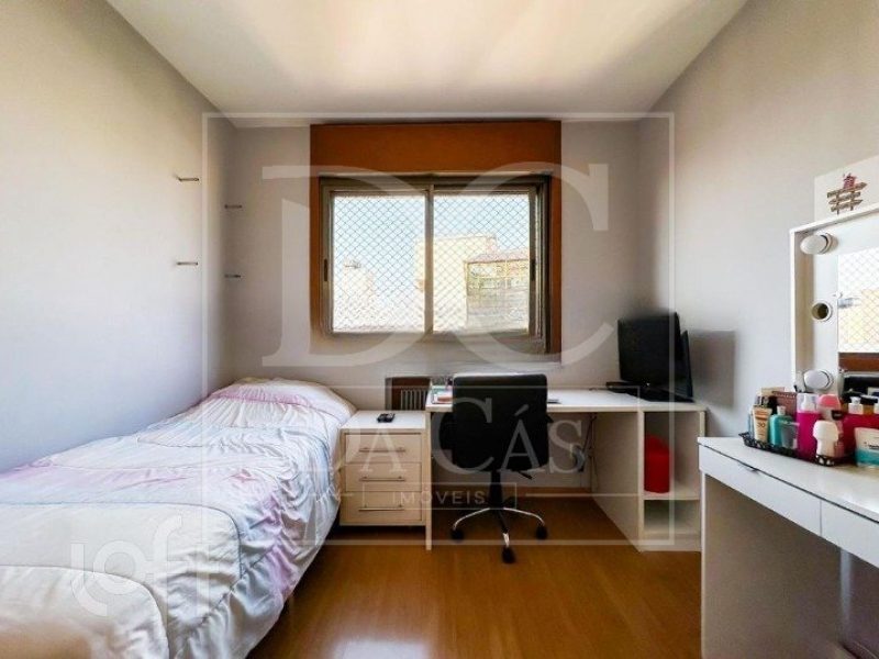 Apartamento à venda com 140m², 3 dormitórios, 1 suíte, 2 vagas no bairro Higienópolis em Porto Alegre