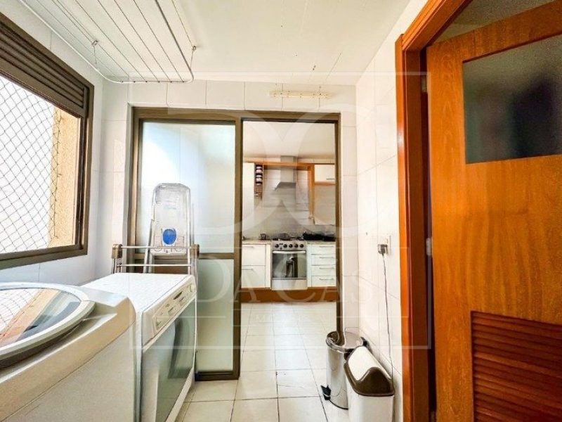 Apartamento à venda com 140m², 3 dormitórios, 1 suíte, 2 vagas no bairro Higienópolis em Porto Alegre