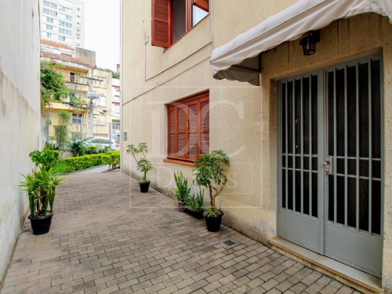 Apartamento à venda com 65m², 2 dormitórios no bairro Rio Branco em Porto Alegre