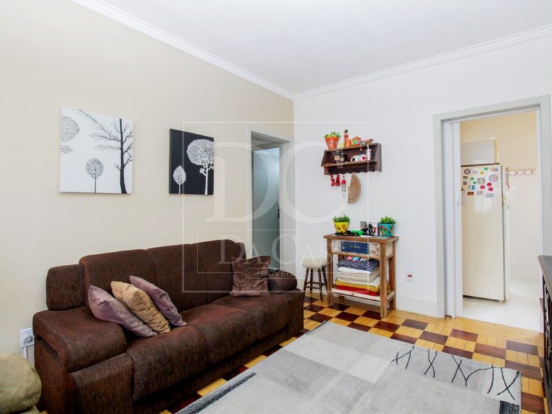 Apartamento à venda com 65m², 2 dormitórios no bairro Rio Branco em Porto Alegre