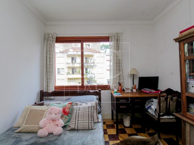 Apartamento à venda com 65m², 2 dormitórios no bairro Rio Branco em Porto Alegre