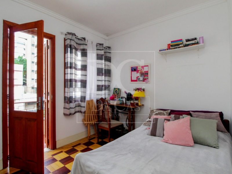 Apartamento à venda com 65m², 2 dormitórios no bairro Rio Branco em Porto Alegre