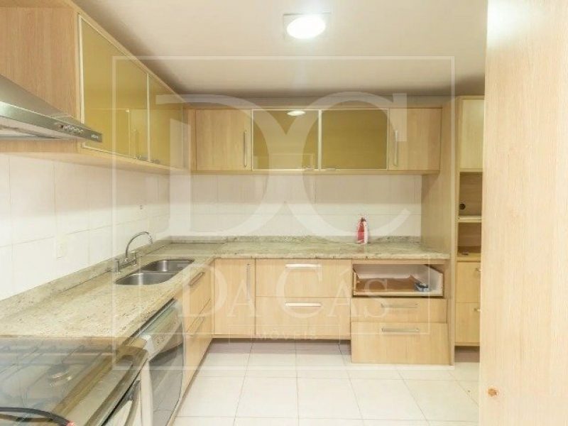 Apartamento à venda com 140m², 3 dormitórios, 1 suíte, 3 vagas no bairro Mont Serrat em Porto Alegre