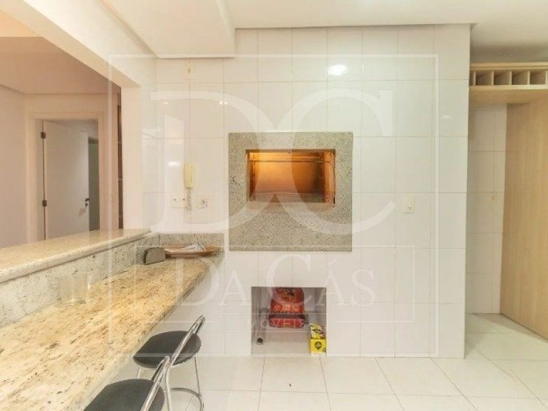 Apartamento à venda com 140m², 3 dormitórios, 1 suíte, 3 vagas no bairro Mont Serrat em Porto Alegre