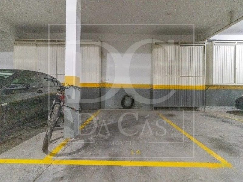 Apartamento à venda com 140m², 3 dormitórios, 1 suíte, 3 vagas no bairro Mont Serrat em Porto Alegre