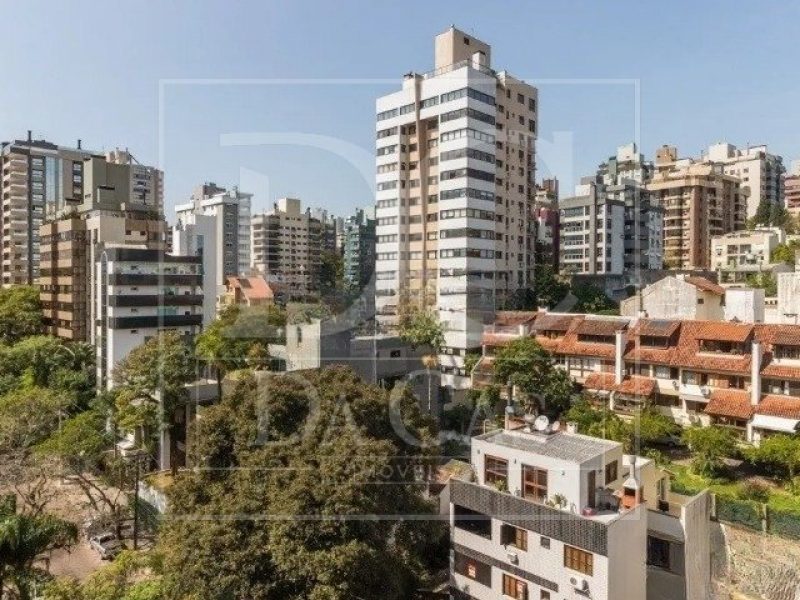 Apartamento à venda com 140m², 3 dormitórios, 1 suíte, 3 vagas no bairro Mont Serrat em Porto Alegre