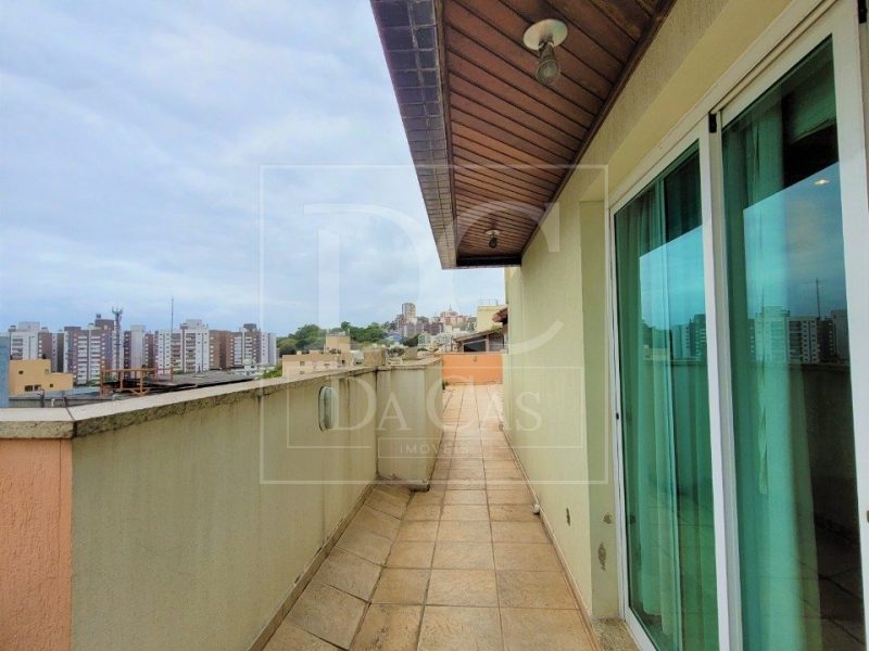 Cobertura à venda com 473m², 4 dormitórios, 1 suíte, 2 vagas no bairro Praia de Belas em Porto Alegre