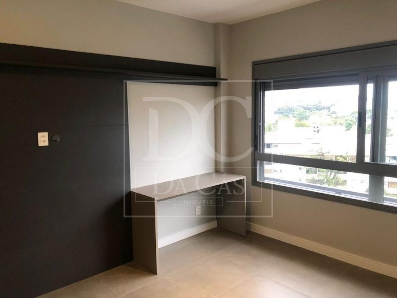 Apartamento à venda com 42m², 1 dormitório, 1 vaga no bairro Teresópolis em Porto Alegre