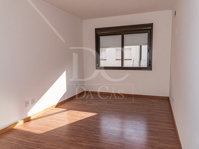 Apartamento à venda com 73m², 2 dormitórios, 1 suíte, 1 vaga no bairro Petrópolis em Porto Alegre