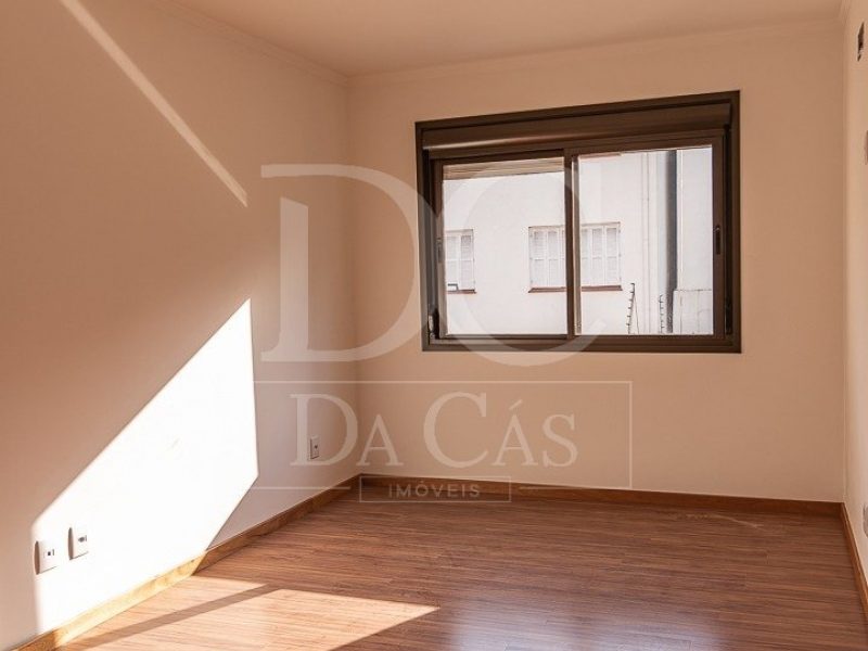 Apartamento à venda com 73m², 2 dormitórios, 1 suíte, 1 vaga no bairro Petrópolis em Porto Alegre