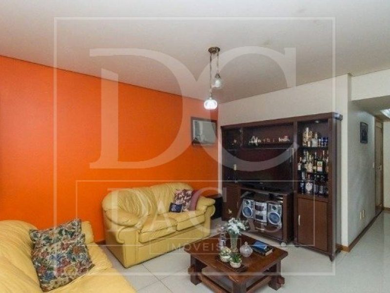 Cobertura à venda com 306m², 3 dormitórios, 1 suíte, 4 vagas no bairro Auxiliadora em Porto Alegre