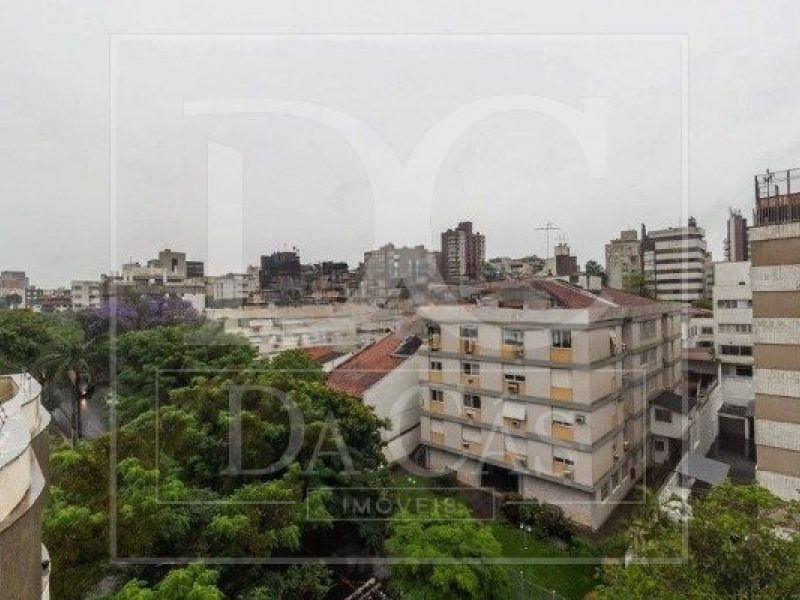 Cobertura à venda com 306m², 3 dormitórios, 1 suíte, 4 vagas no bairro Auxiliadora em Porto Alegre