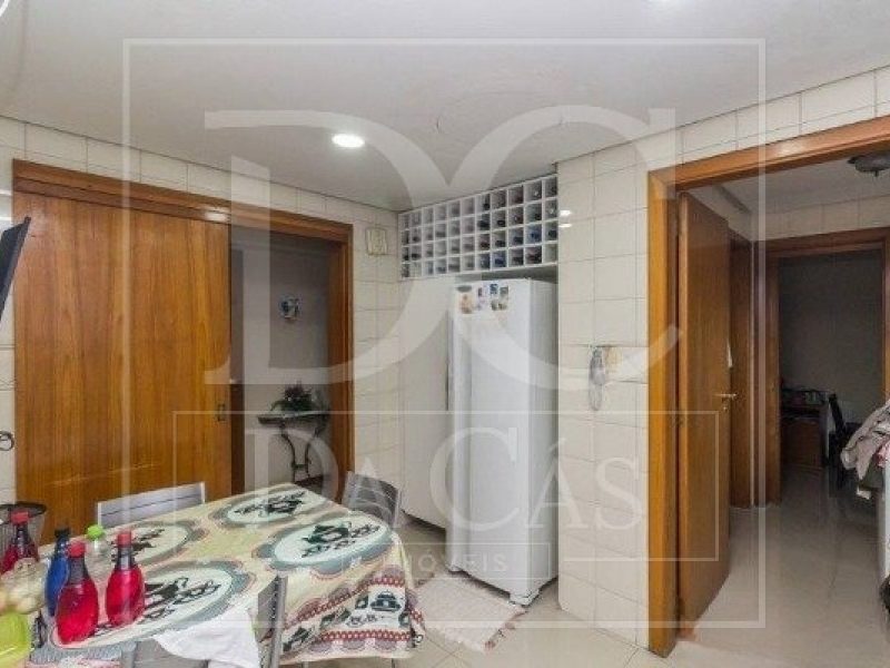 Cobertura à venda com 306m², 3 dormitórios, 1 suíte, 4 vagas no bairro Auxiliadora em Porto Alegre