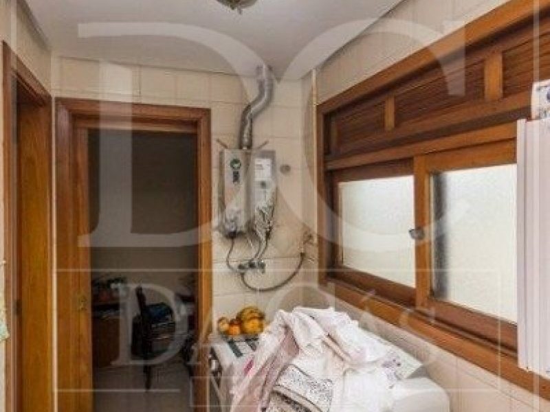 Cobertura à venda com 306m², 3 dormitórios, 1 suíte, 4 vagas no bairro Auxiliadora em Porto Alegre