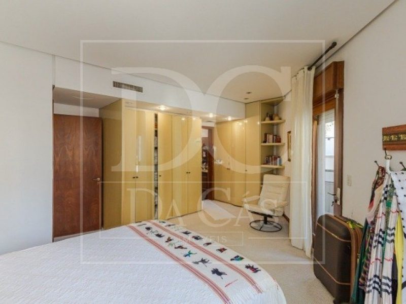 Apartamento à venda com 253m², 3 dormitórios, 2 suítes, 3 vagas no bairro Petrópolis em Porto Alegre