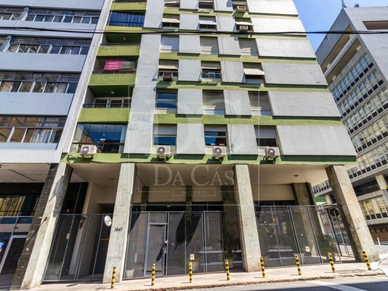 Apartamento à venda com 144m², 4 dormitórios, 1 vaga no bairro Centro Histórico em Porto Alegre