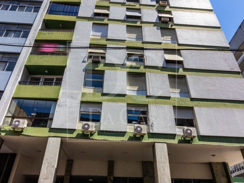 Apartamento à venda com 144m², 4 dormitórios, 1 vaga no bairro Centro Histórico em Porto Alegre