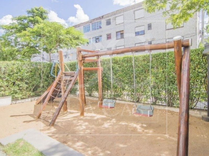 Apartamento à venda com 70m², 2 dormitórios, 1 suíte, 1 vaga no bairro Passo da Areia em Porto Alegre