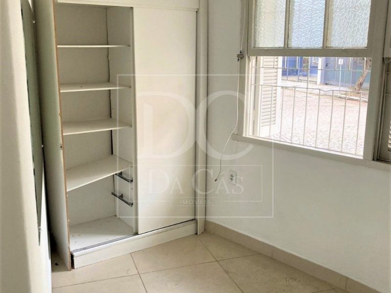 Apartamento à venda com 43m², 2 dormitórios no bairro Santana em Porto Alegre