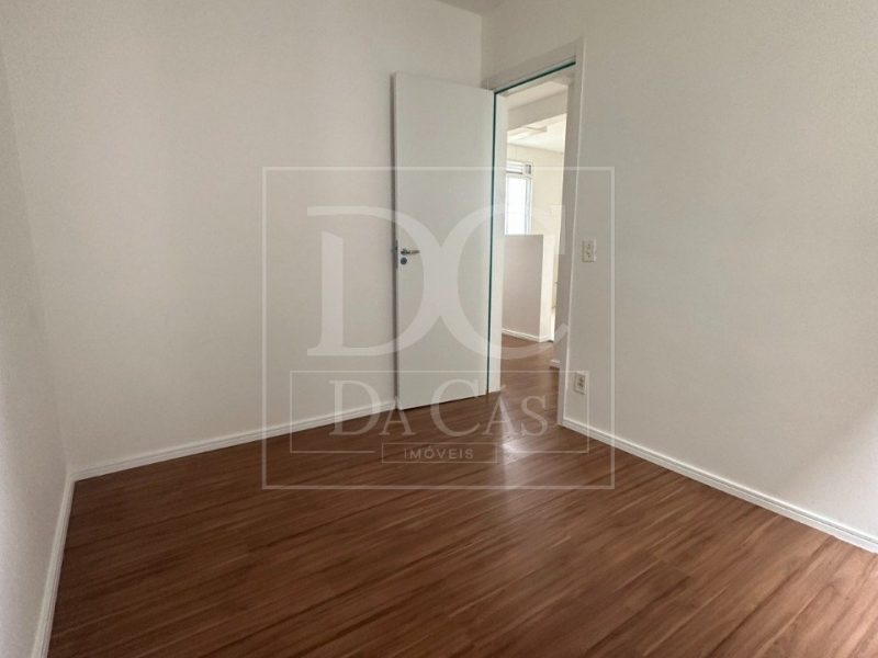 Apartamento à venda com 46m², 2 dormitórios, 1 vaga no bairro Jardim Leopoldina em Porto Alegre