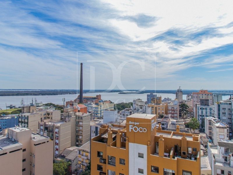 Apartamento à venda com 176m², 4 dormitórios, 3 suítes, 3 vagas no bairro Centro Histórico em Porto Alegre