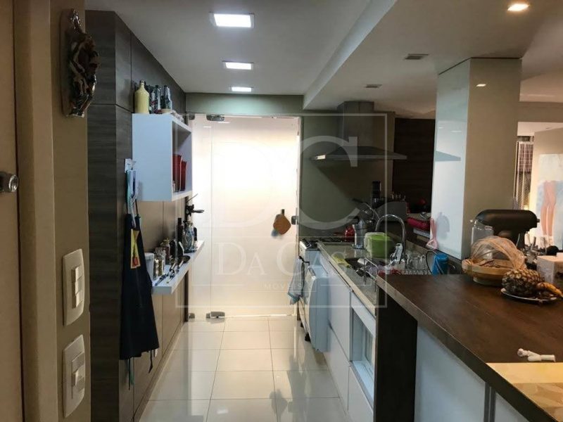 Apartamento à venda com 113m², 3 dormitórios, 1 suíte, 2 vagas no bairro Bela Vista em Porto Alegre