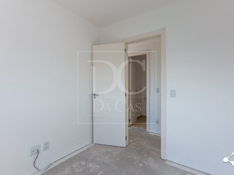 Apartamento à venda com 52m², 2 dormitórios, 1 suíte, 1 vaga no bairro Azenha em Porto Alegre