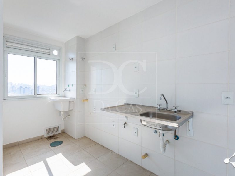 Apartamento à venda com 52m², 2 dormitórios, 1 suíte, 1 vaga no bairro Azenha em Porto Alegre