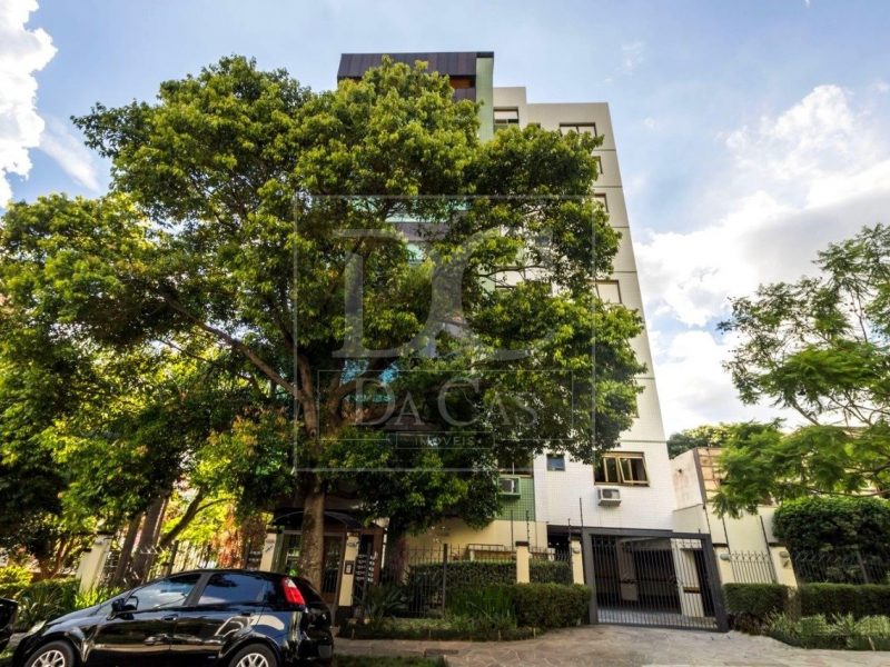 Apartamento à venda com 131m², 3 dormitórios, 1 suíte, 3 vagas no bairro Petrópolis em Porto Alegre