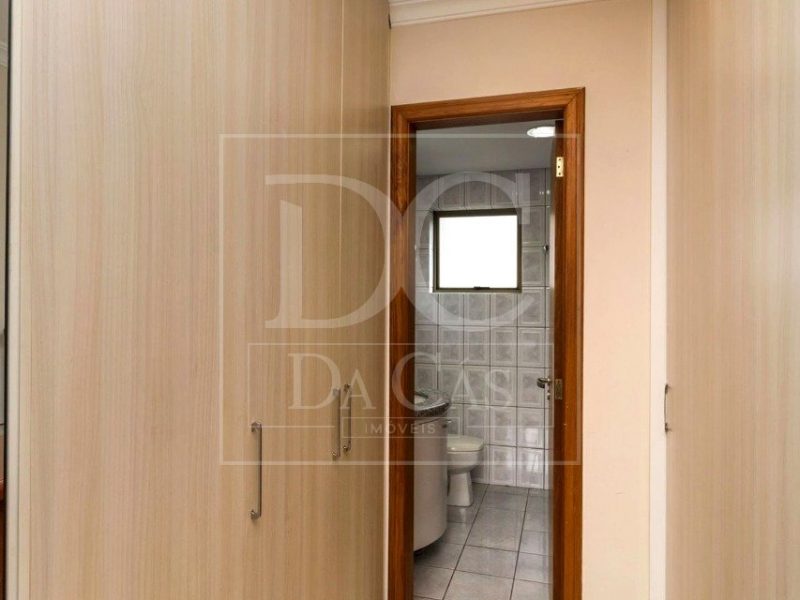 Apartamento à venda com 131m², 3 dormitórios, 1 suíte, 3 vagas no bairro Petrópolis em Porto Alegre