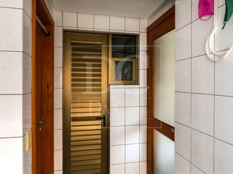 Apartamento à venda com 131m², 3 dormitórios, 1 suíte, 3 vagas no bairro Petrópolis em Porto Alegre