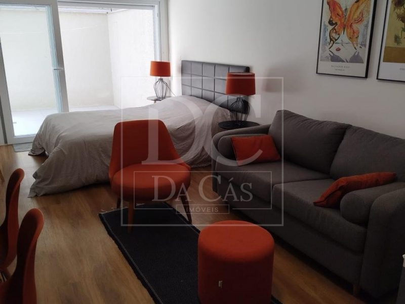 Loft à venda com 45m², 1 dormitório, 1 vaga no bairro Santana em Porto Alegre