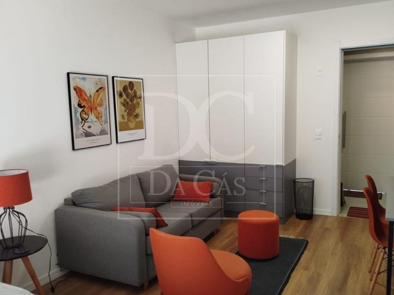 Loft à venda com 45m², 1 dormitório, 1 vaga no bairro Santana em Porto Alegre