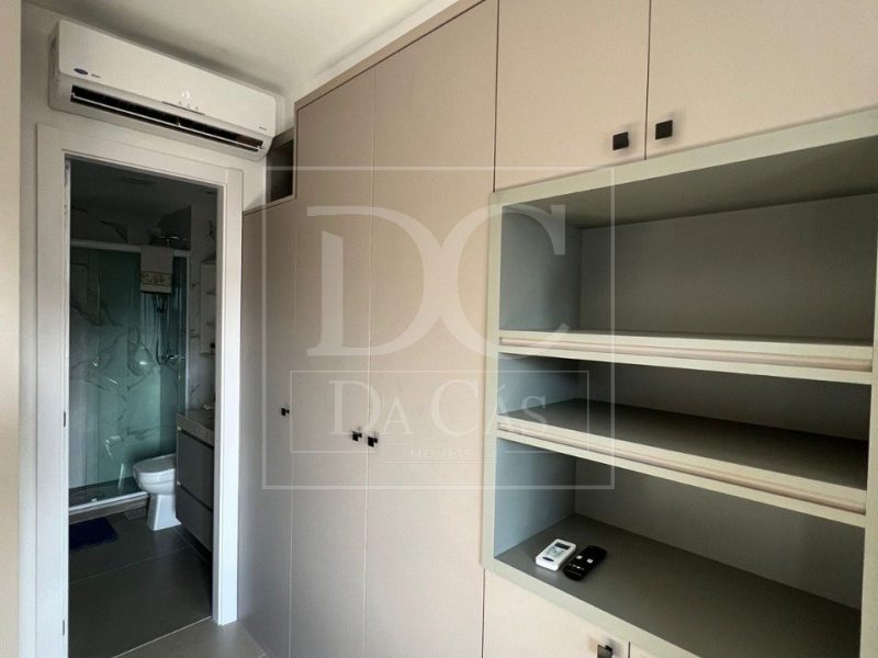 Loft à venda com 28m², 1 dormitório, 1 vaga no bairro Petrópolis em Porto Alegre