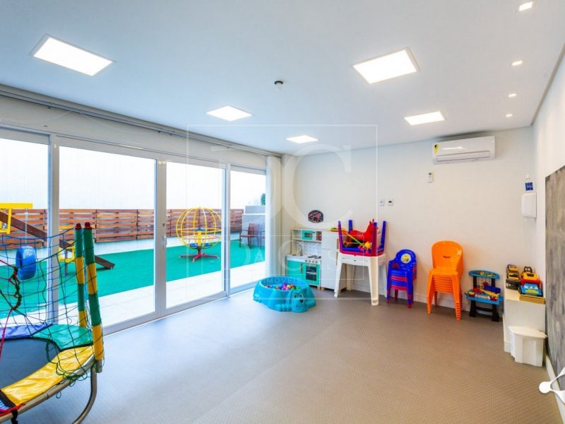 Apartamento à venda com 111m², 3 dormitórios, 1 suíte, 2 vagas no bairro Auxiliadora em Porto Alegre