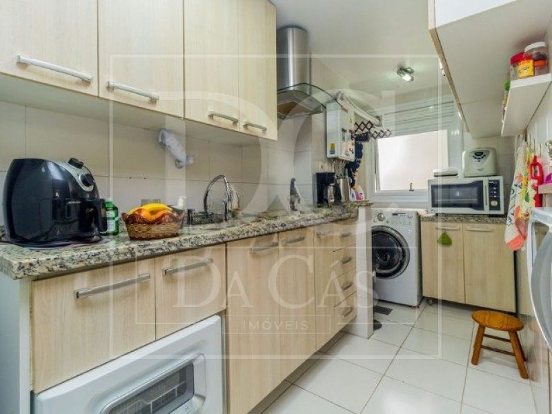 Apartamento à venda com 62m², 2 dormitórios, 1 vaga no bairro Vila Ipiranga em Porto Alegre