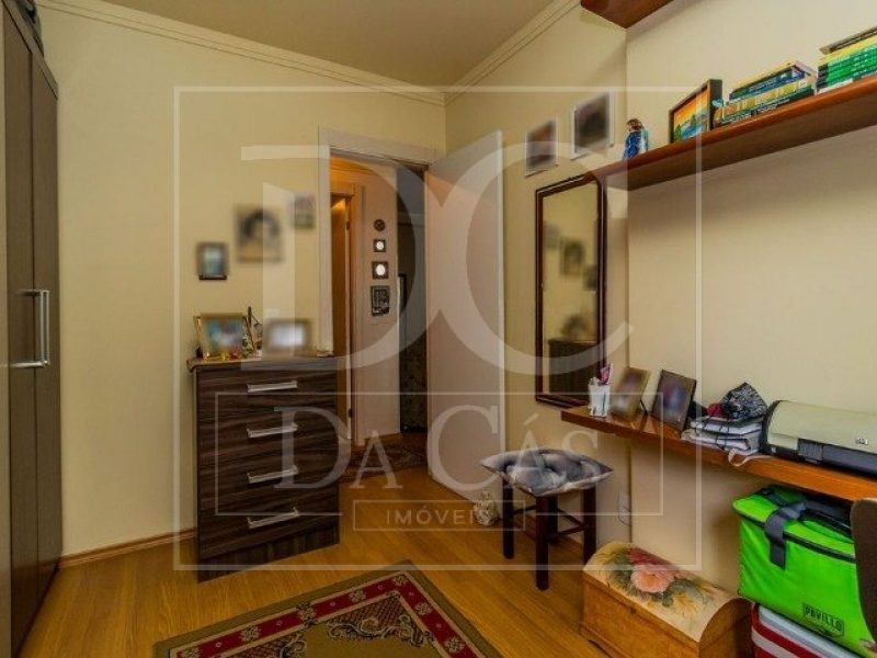 Apartamento à venda com 62m², 2 dormitórios, 1 vaga no bairro Vila Ipiranga em Porto Alegre